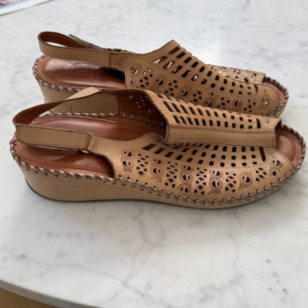 Biza Cherish Leather Comfort Wedge Sandals 9 Tan Cutout Velcro Walking Shoes